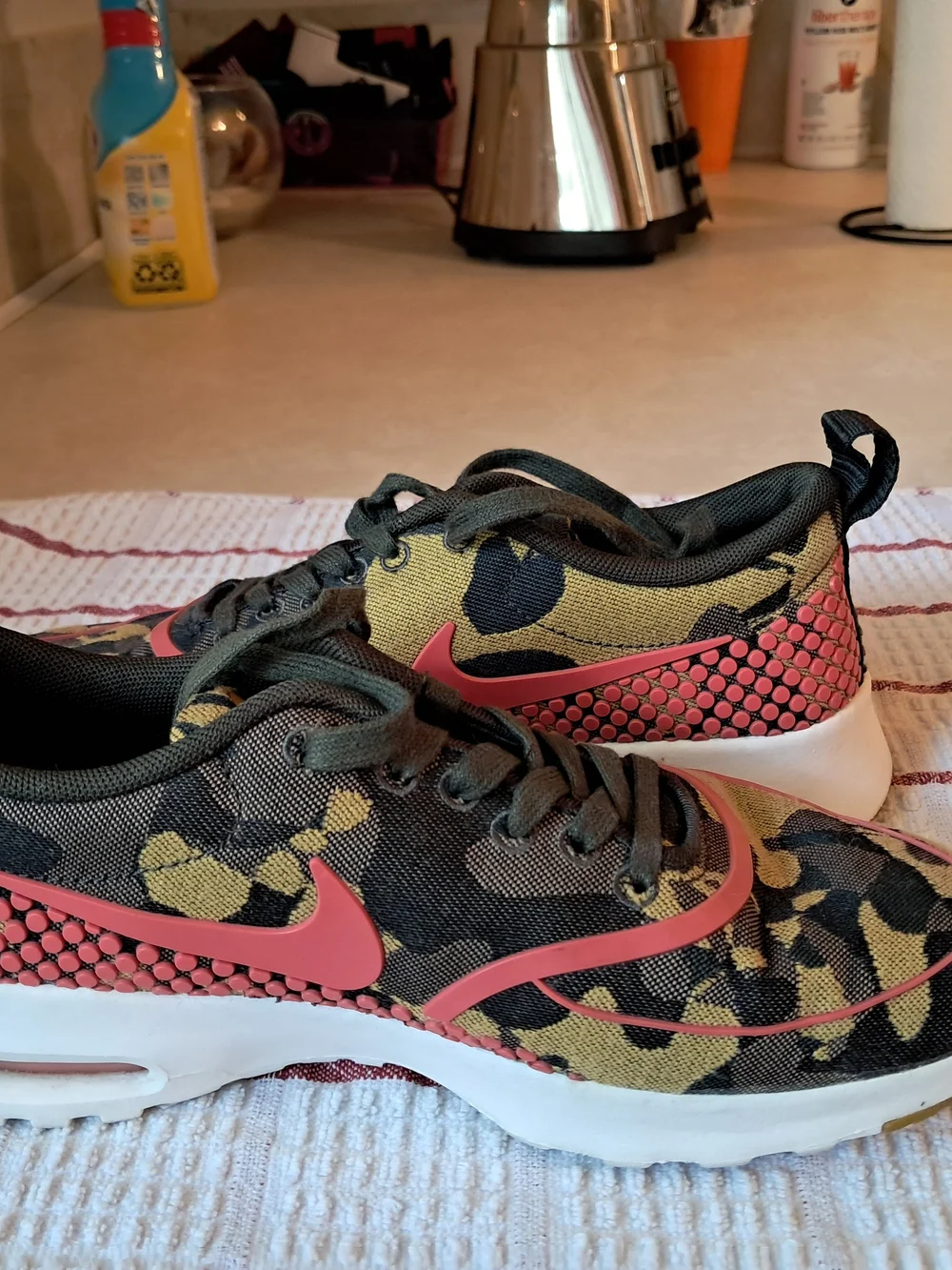 Nike Air Max Thea JCRD Premium Womens Size 6 Desert Camo Pink 807385-200